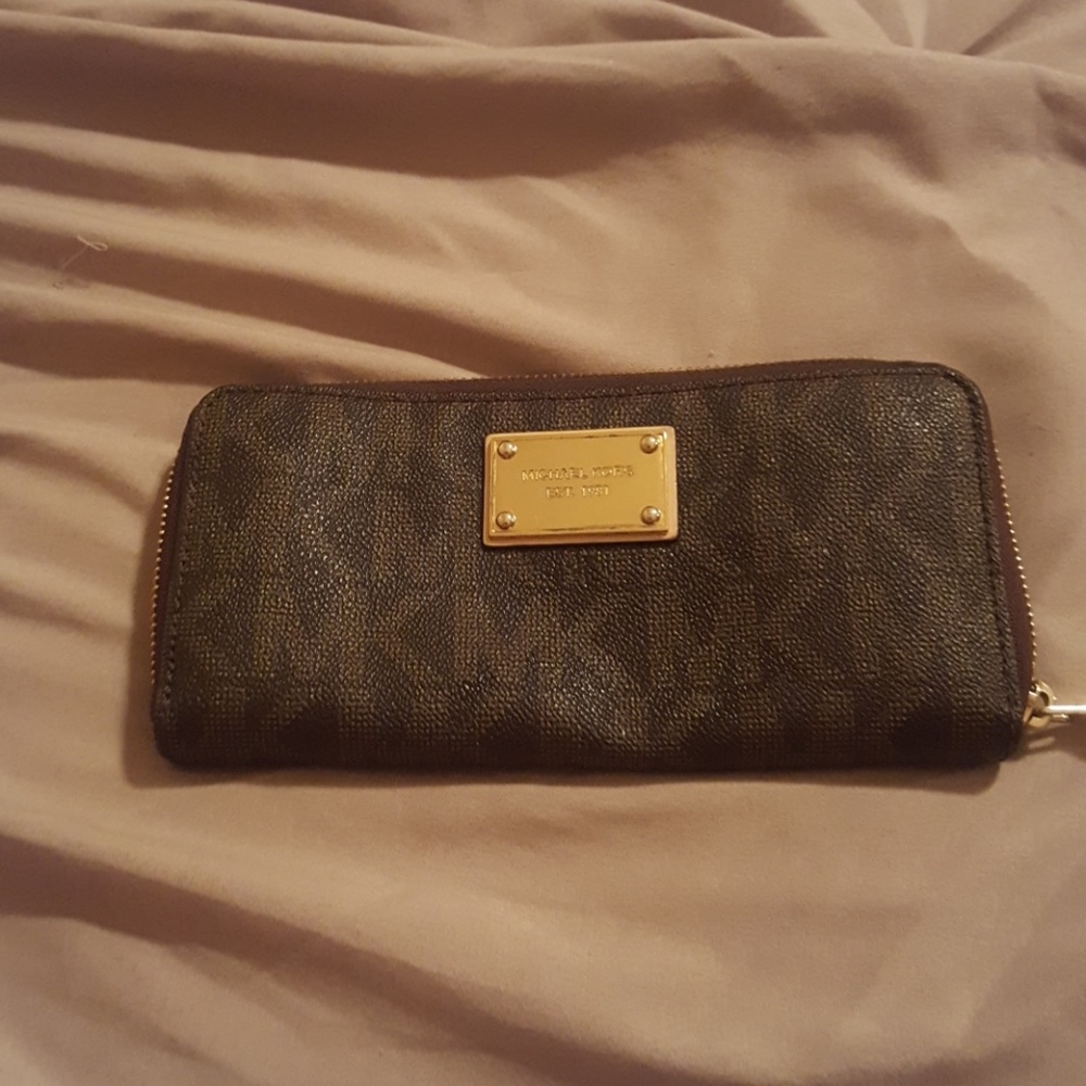 Michael Kors signature wallet